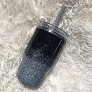 Silver and black epoxy tumbler